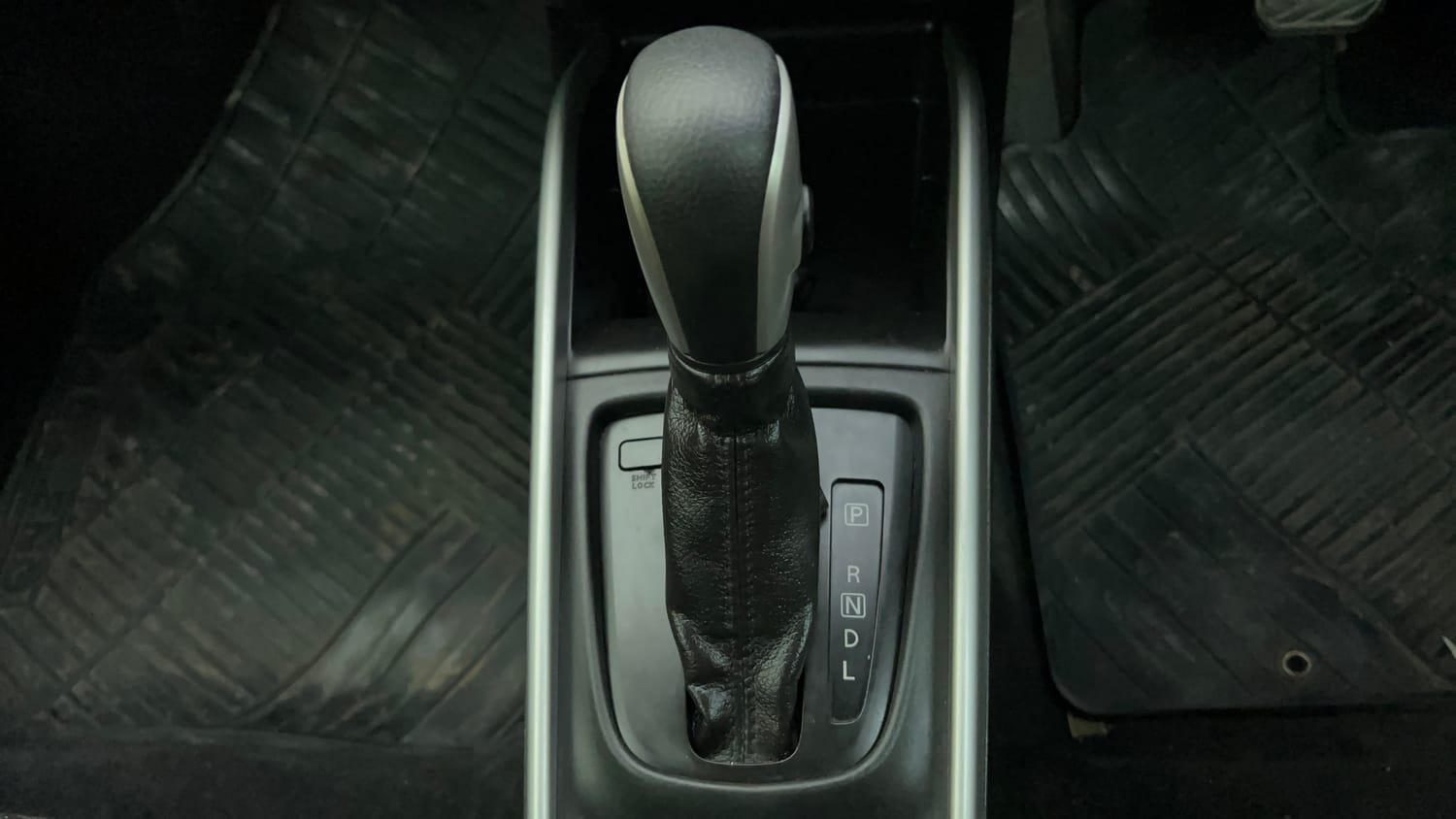 Used 2018 Maruti Suzuki Baleno Alpha 1.2 AT Petrol Automatic interior GEAR  KNOB VIEW