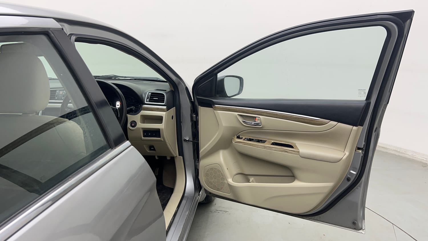 Used 2018 Maruti Suzuki Ciaz Alpha Hybrid 1.5 AT Petrol Automatic interior RIGHT FRONT DOOR OPEN VIEW