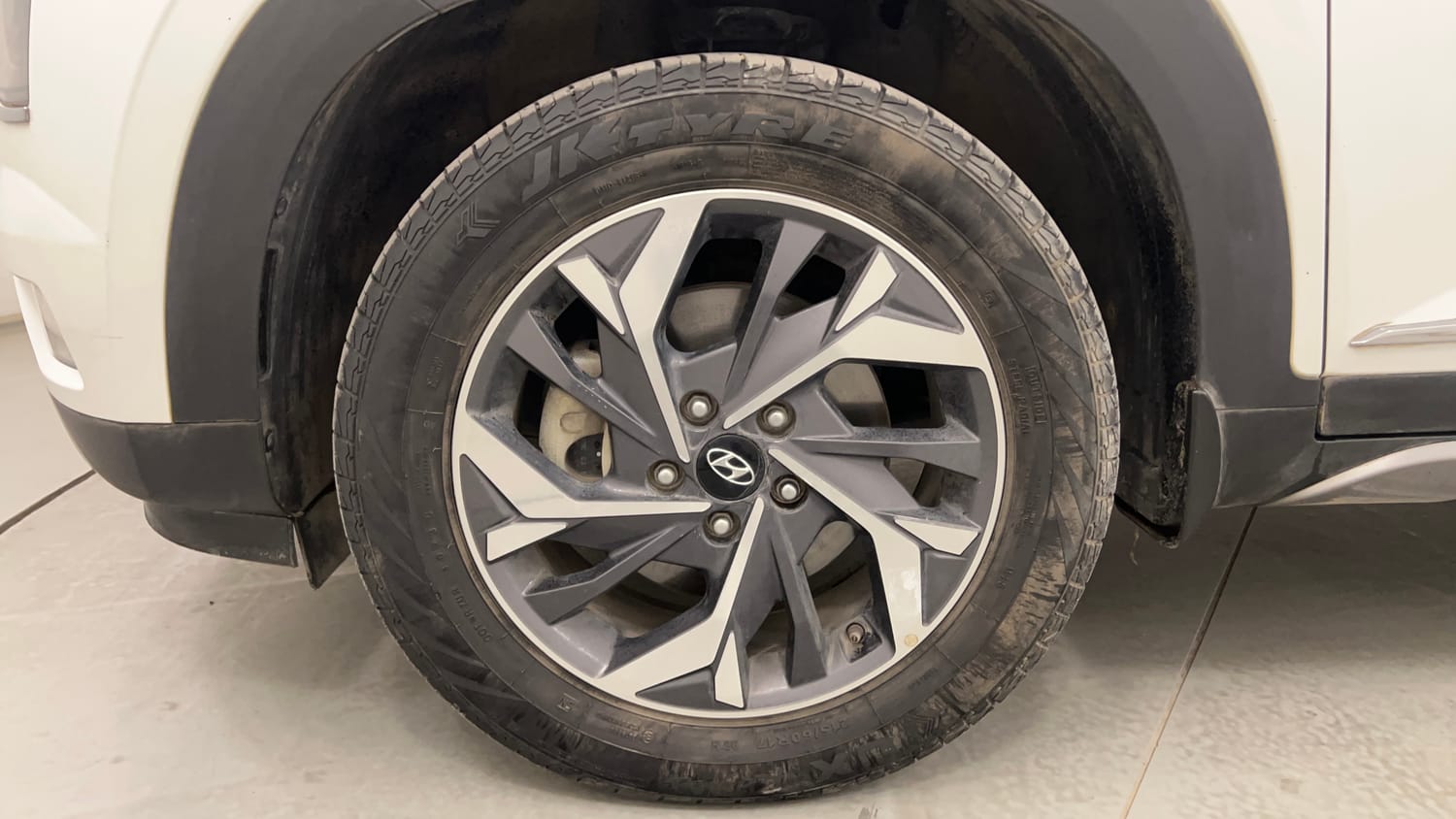 Used 2023 Hyundai Creta SX (O) 1.5 Petrol IVT Petrol Automatic tyres LEFT FRONT TYRE RIM VIEW