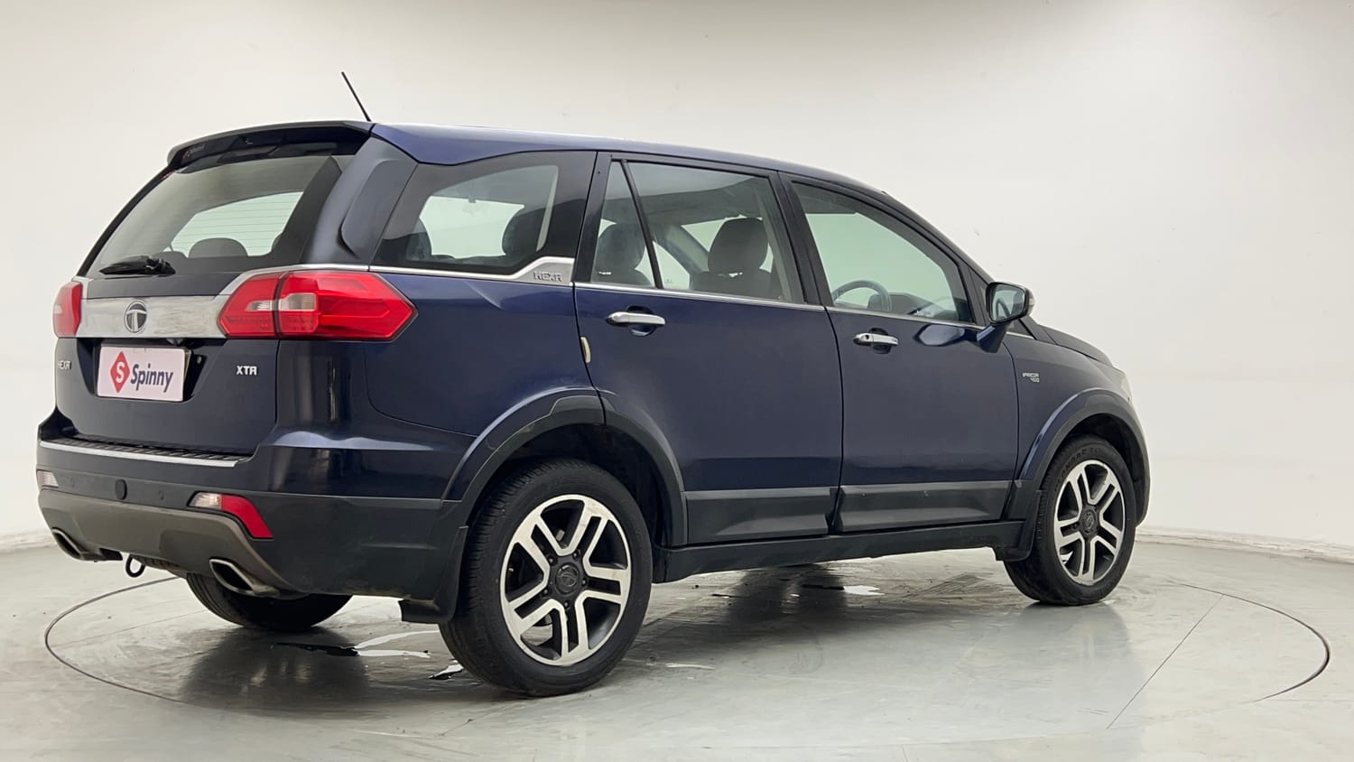 Used 2018 Tata Hexa XTA 4x2 7 STR Diesel Automatic exterior RIGHT REAR CORNER VIEW