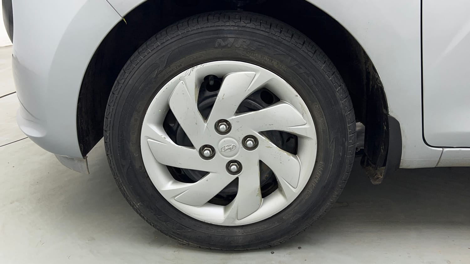 Used 2019 Hyundai Santro Asta Petrol Manual tyres LEFT FRONT TYRE RIM VIEW
