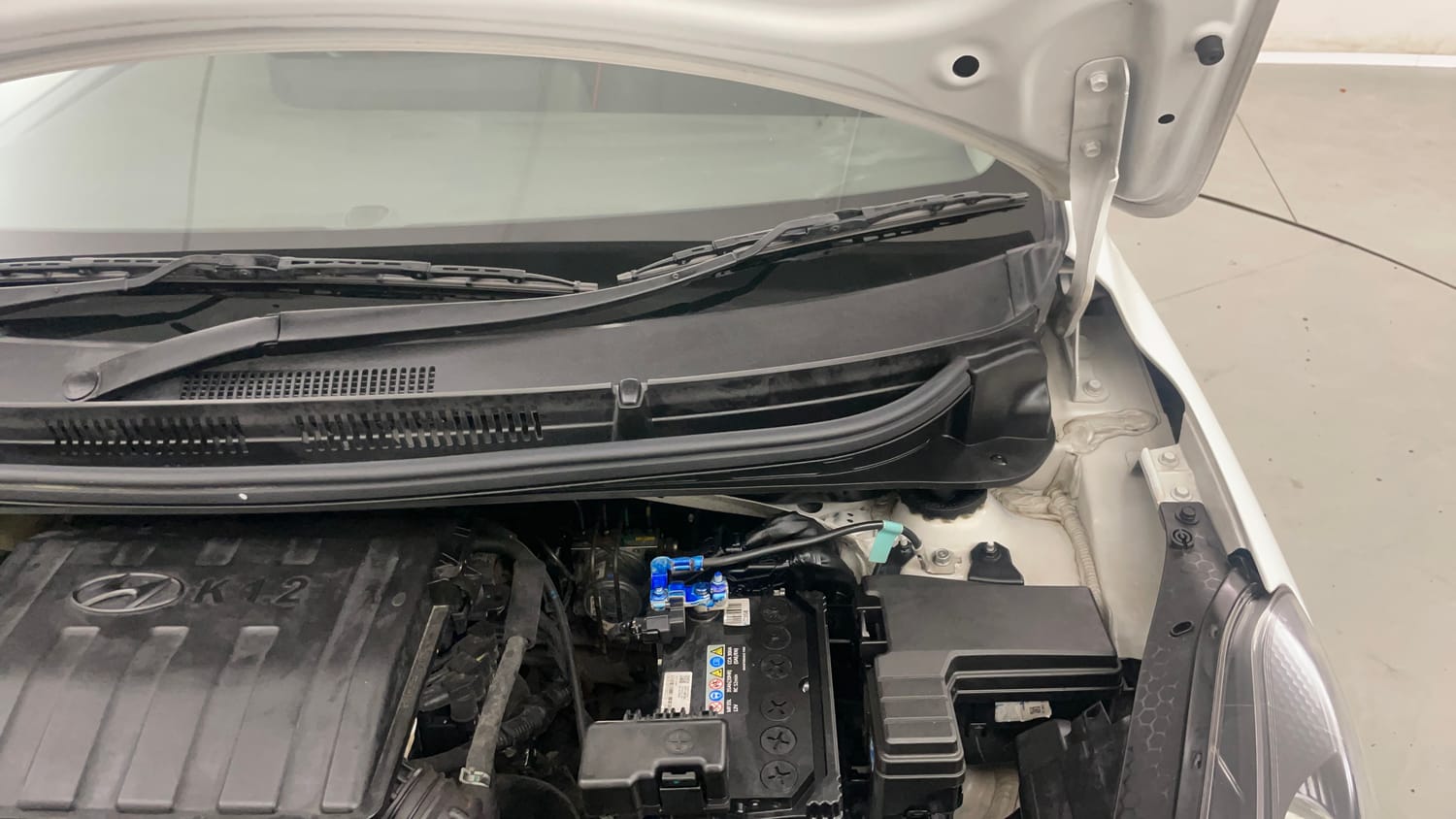 Used 2026 Hyundai Grand i10 Nios Magna 1.2 Kappa Petrol Manual engine ENGINE LEFT SIDE HINGE & APRON VIEW
