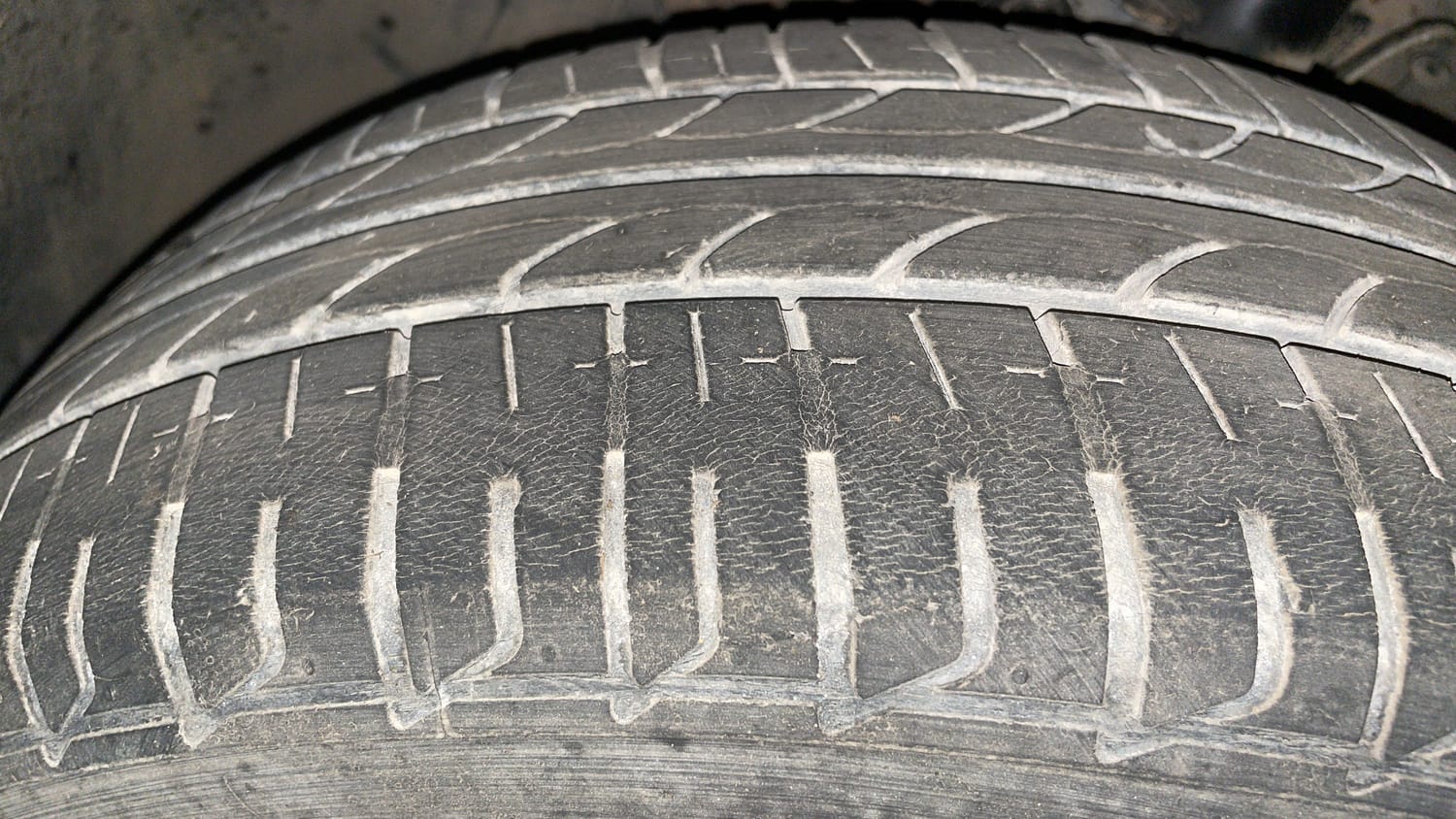 Used 2016 Hyundai i20 Active 1.2 SX Petrol Manual tyres LEFT FRONT TYRE TREAD VIEW