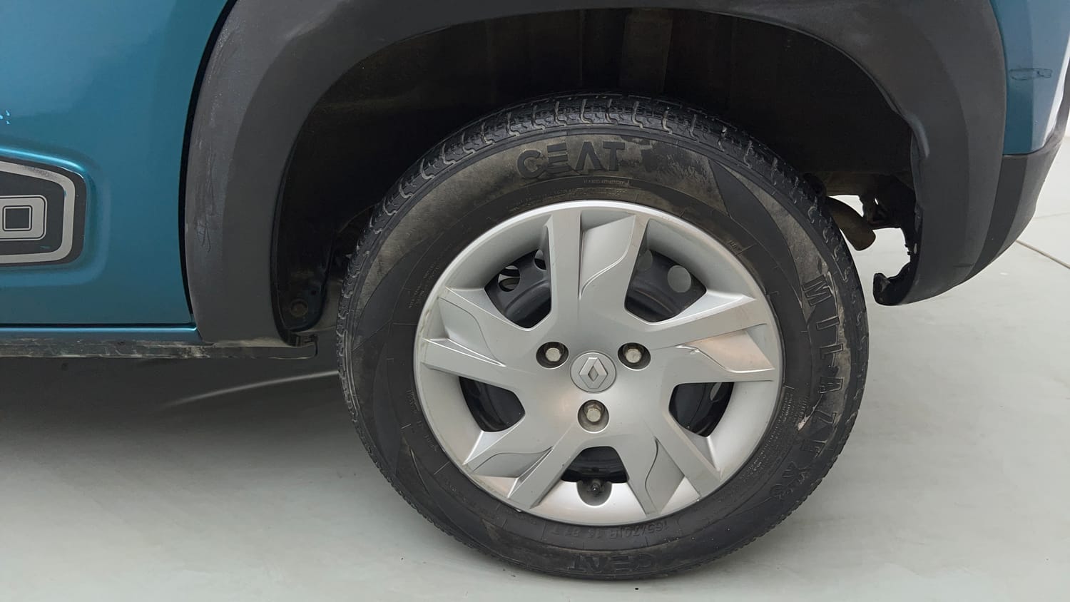 Used 2021 Renault Kwid RXT 1.0 AMT (O) Petrol Automatic tyres LEFT REAR TYRE RIM VIEW