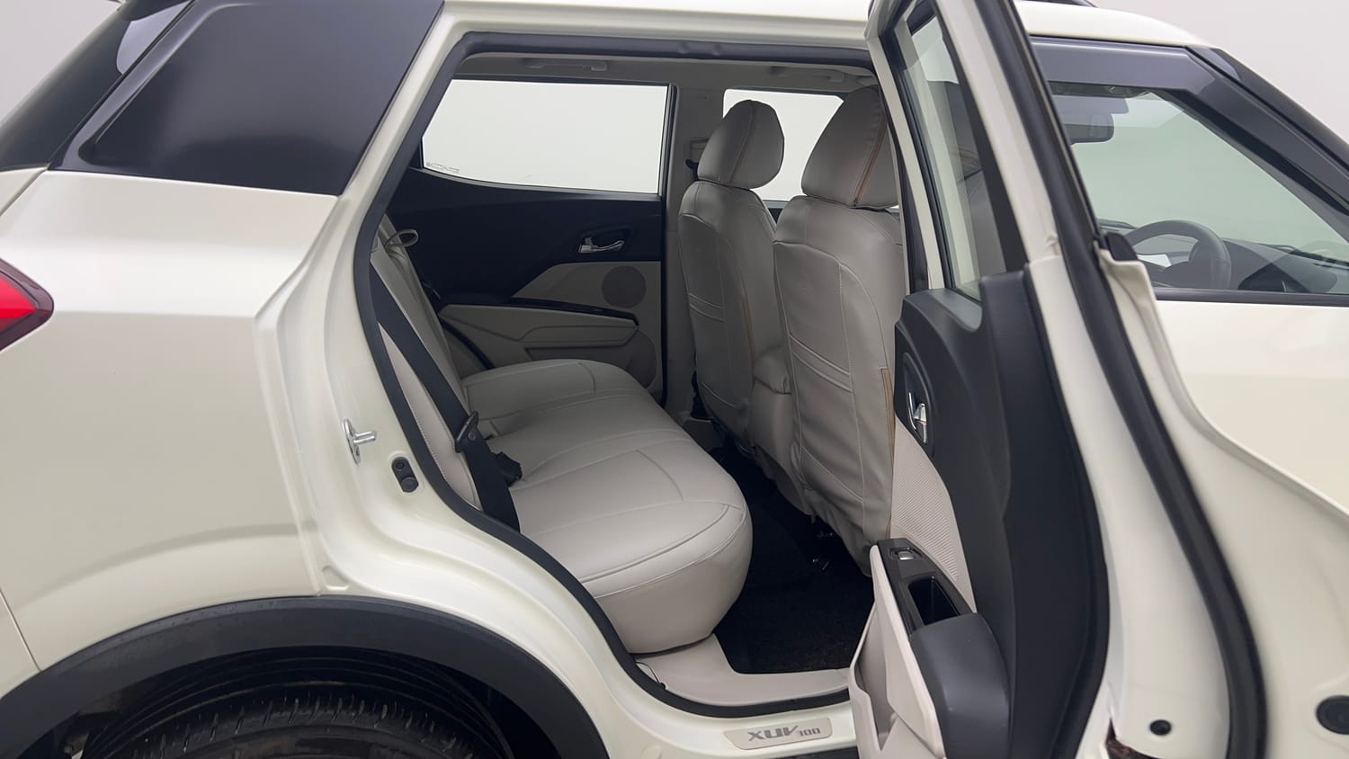 Used 2022 Mahindra XUV 300 W8 (O) 1.2 Petrol AMT Petrol Automatic interior RIGHT SIDE REAR DOOR CABIN VIEW