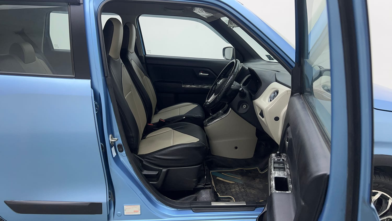 Used 2019 Maruti Suzuki Wagon R ZXi 1.2 AMT Petrol Automatic interior RIGHT SIDE FRONT DOOR CABIN VIEW