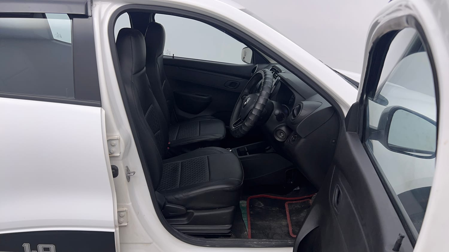 Used 2024 Renault Kwid RXT 1.0 AMT Petrol Automatic interior RIGHT SIDE FRONT DOOR CABIN VIEW