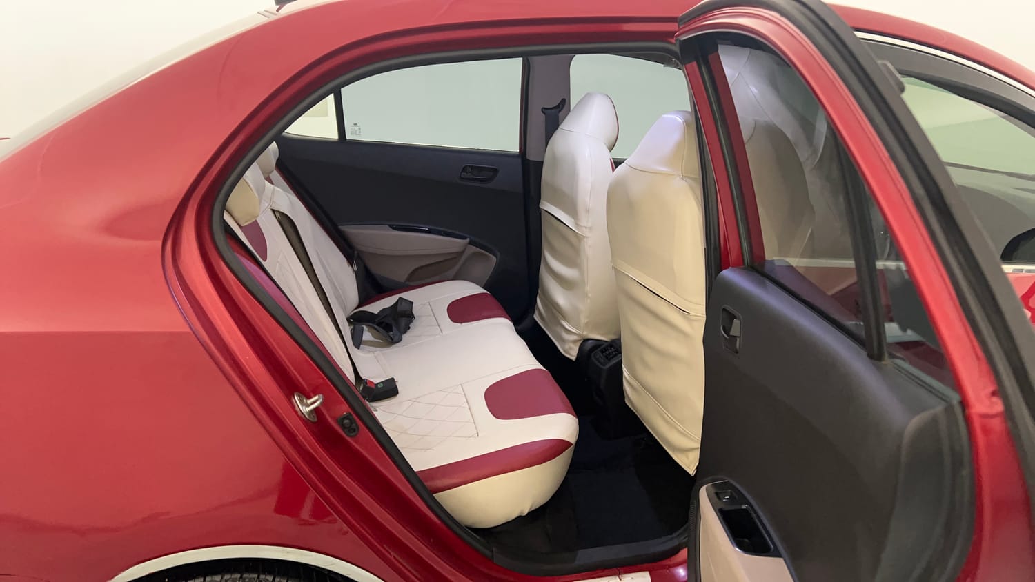 Used 2019 Hyundai Xcent S Petrol Manual interior RIGHT SIDE REAR DOOR CABIN VIEW
