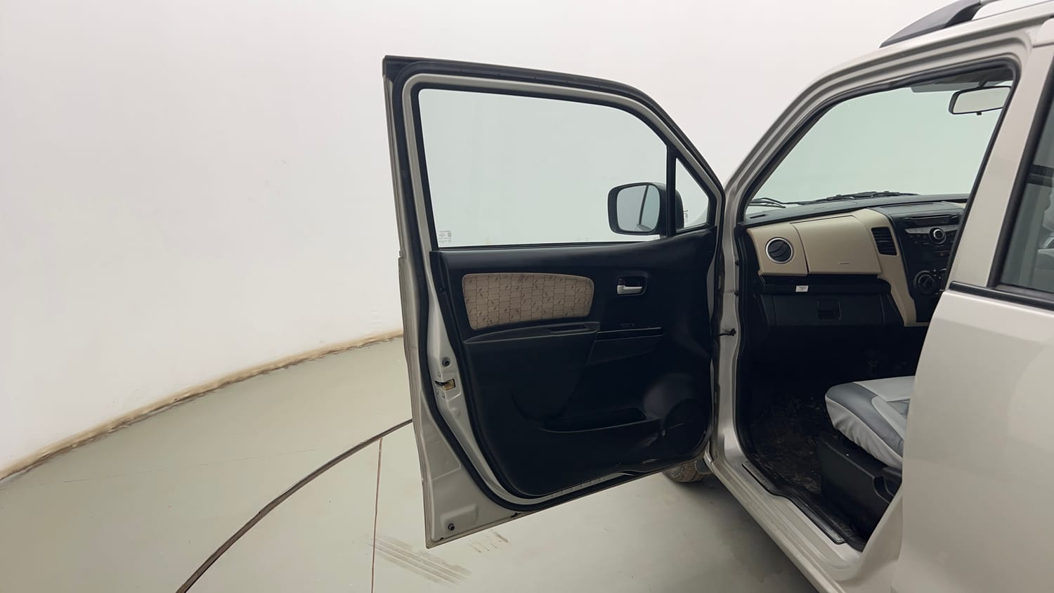 Used 2018 Maruti Suzuki Wagon R 1.0 VXI AMT (O) Petrol Automatic interior LEFT FRONT DOOR OPEN VIEW