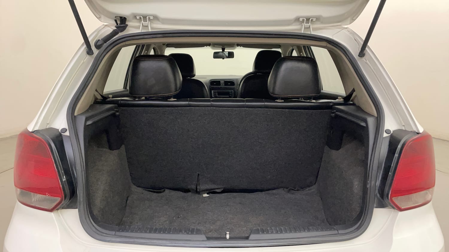 Used 2014 Volkswagen Polo Comfortline 1.2L (D) Diesel Manual interior DICKY INSIDE VIEW
