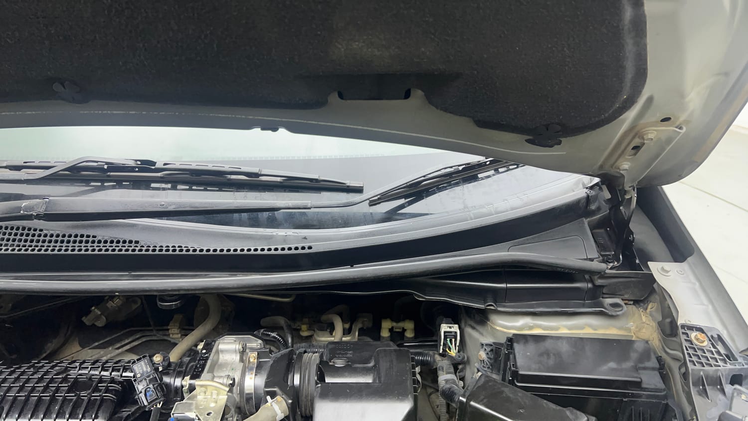 Used 2019 Honda WR-V S MT Petrol Petrol Manual engine ENGINE LEFT SIDE HINGE & APRON VIEW