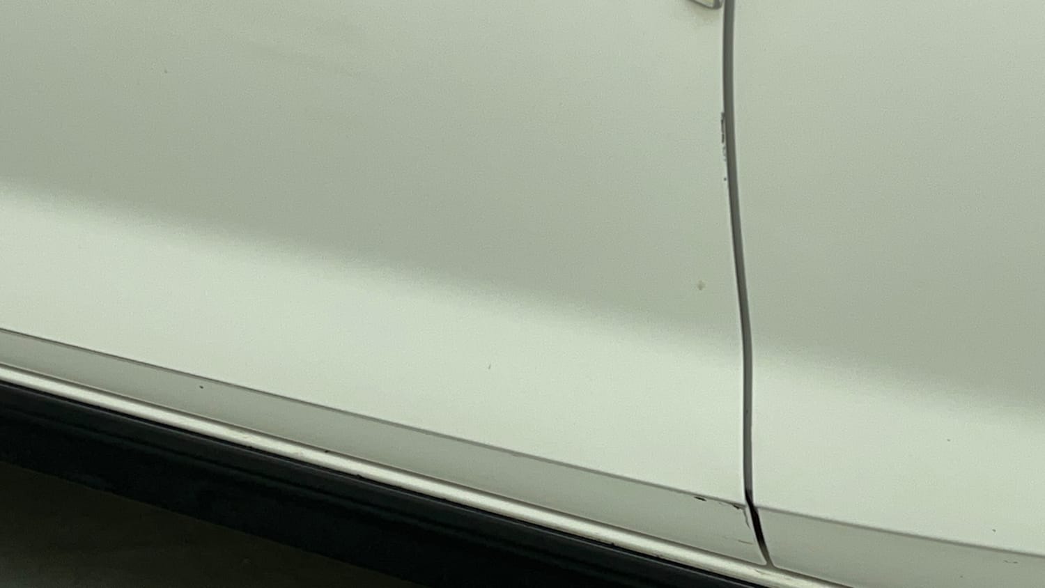 Used 2023 Hyundai i20 Asta (O) 1.2 IVT Petrol Automatic dents MINOR SCRATCH