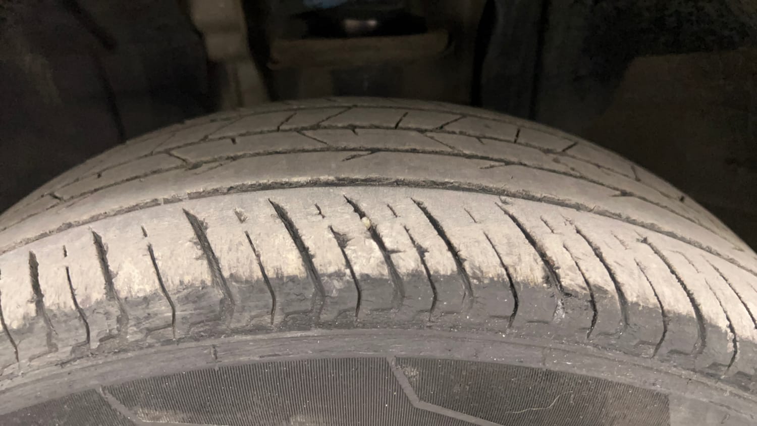 Used 2021 Renault Kiger RXT AMT Petrol Automatic tyres LEFT FRONT TYRE TREAD VIEW