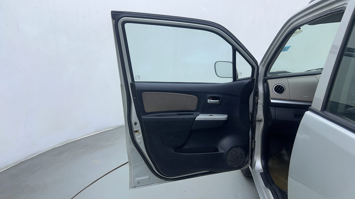 Used 2016 Maruti Suzuki Wagon R LXI CNG Cng Manual interior LEFT FRONT DOOR OPEN VIEW
