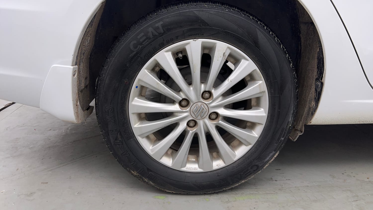Used 2019 Maruti Suzuki Ciaz Delta Hybrid 1.5 Petrol Manual tyres RIGHT REAR TYRE RIM VIEW