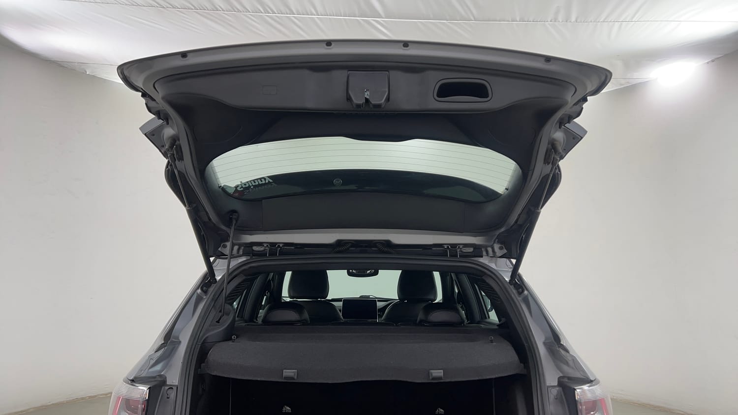 Used 2022 Jeep Compass Model S (O) 1.4 Petrol DCT Petrol Automatic interior DICKY DOOR OPEN VIEW
