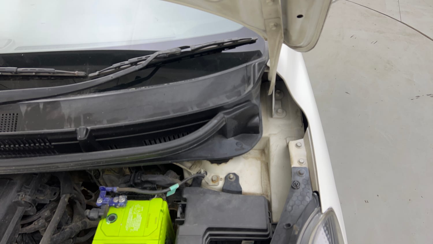Used 2021 Hyundai Aura S 1.2 AMT Petrol Petrol Automatic engine ENGINE LEFT SIDE HINGE & APRON VIEW