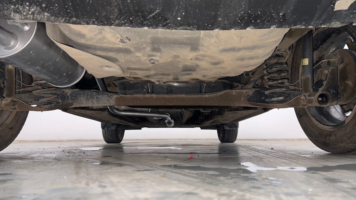 Used 2023 Nissan Magnite XV Petrol Manual extra REAR UNDERBODY VIEW (TAKEN FROM REAR)