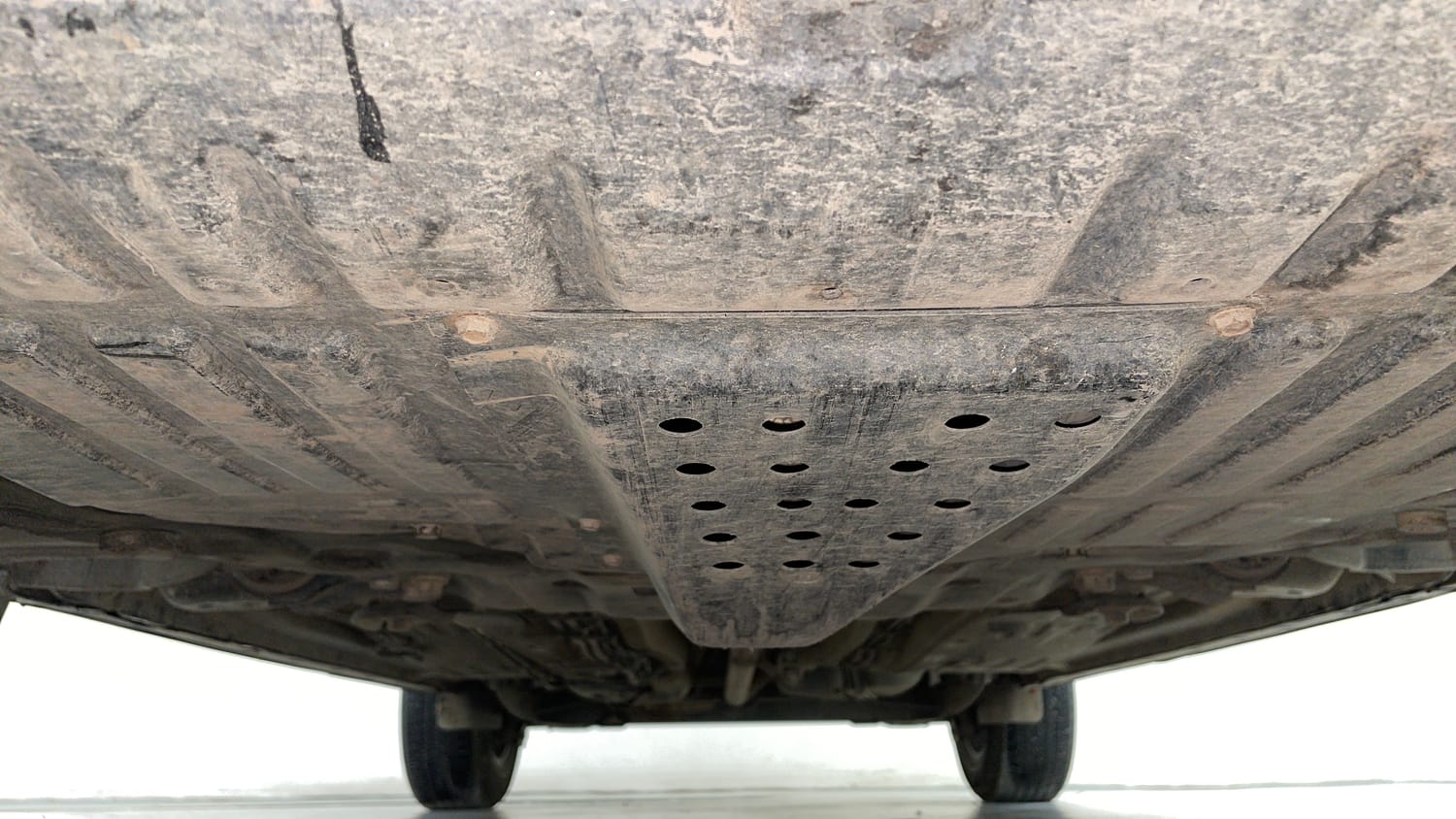 Used 2022 Tata Harrier XZA Plus Dual Tone Diesel Automatic extra FRONT LEFT UNDERBODY VIEW