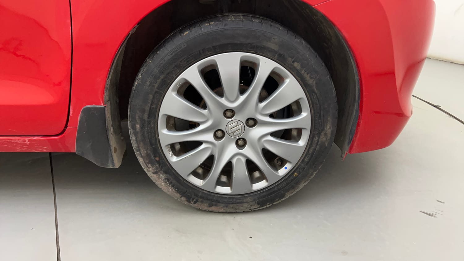 Used 2018 Maruti Suzuki Baleno Alpha 1.2 AT Petrol Automatic tyres RIGHT FRONT TYRE RIM VIEW