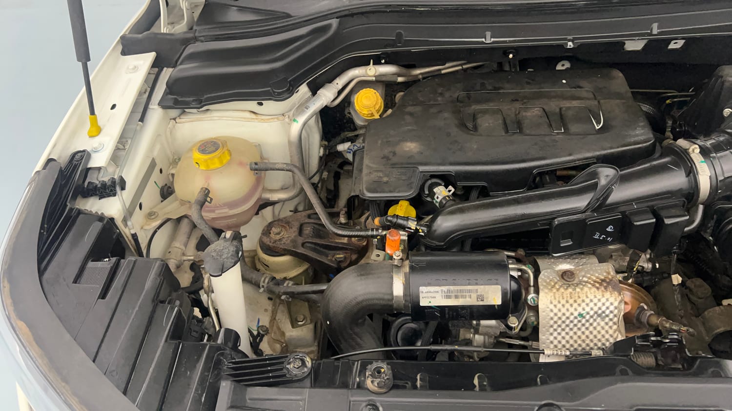 Used 2023 Mahindra XUV 300 W8 1.2 Petrol Petrol Manual engine ENGINE RIGHT SIDE VIEW