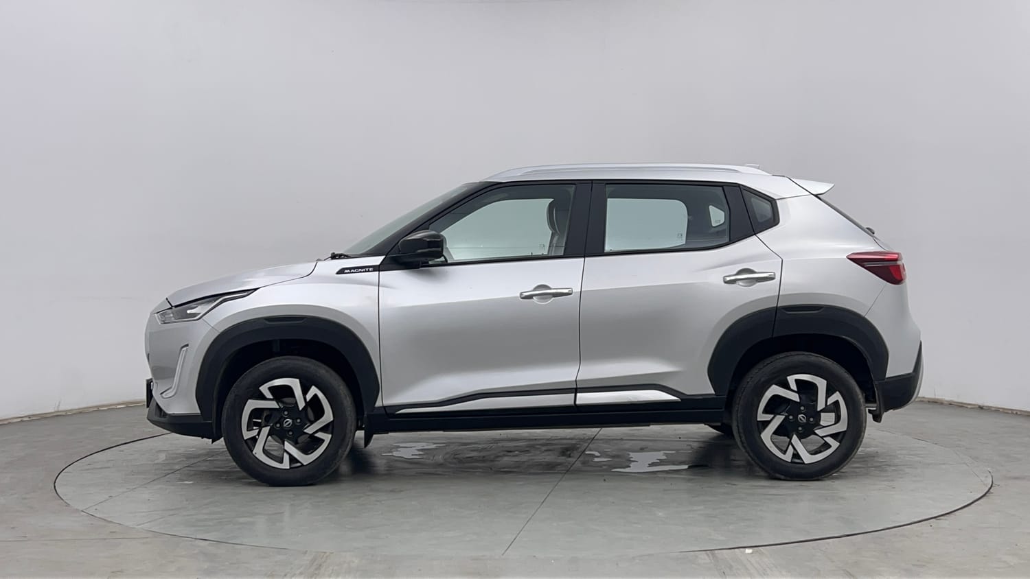 Used 2023 Nissan Magnite XV Petrol Manual exterior LEFT SIDE VIEW
