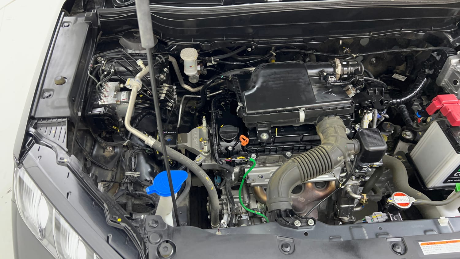 Used 2025 Maruti Suzuki Grand Vitara Delta Smart Hybrid Petrol Manual engine ENGINE RIGHT SIDE VIEW