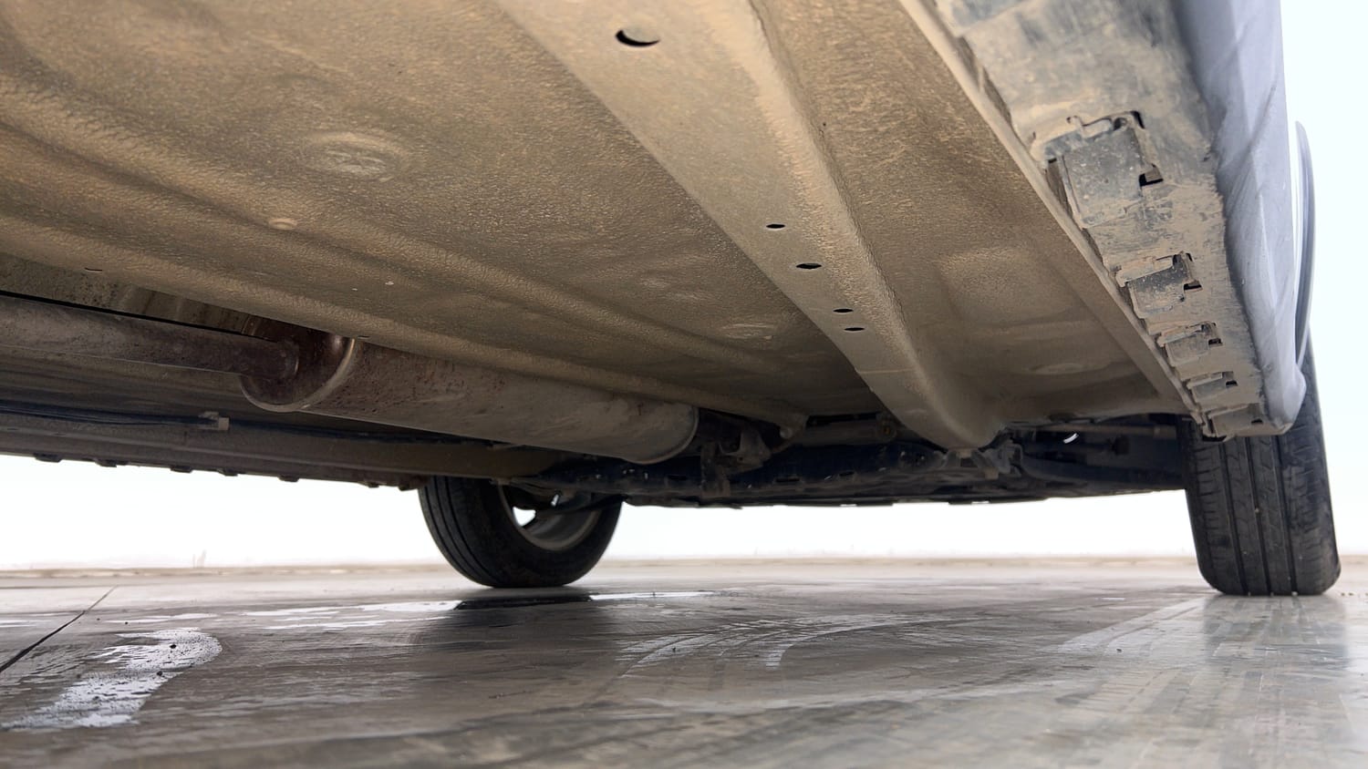 Used 2022 Maruti Suzuki Ignis Zeta 1.2 AMT Petrol Automatic extra REAR RIGHT UNDERBODY VIEW