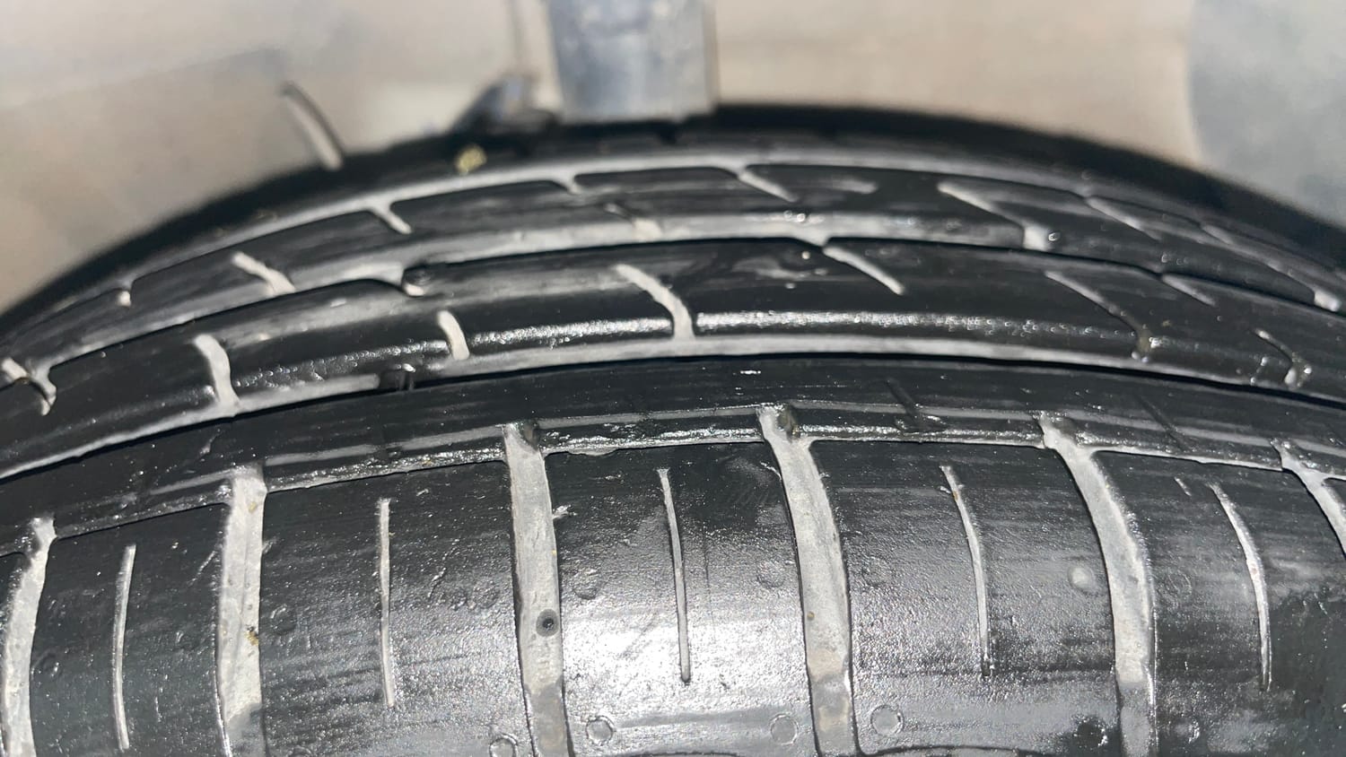 Used 2026 Hyundai Grand i10 Nios Magna 1.2 Kappa Petrol Manual tyres RIGHT FRONT TYRE TREAD VIEW