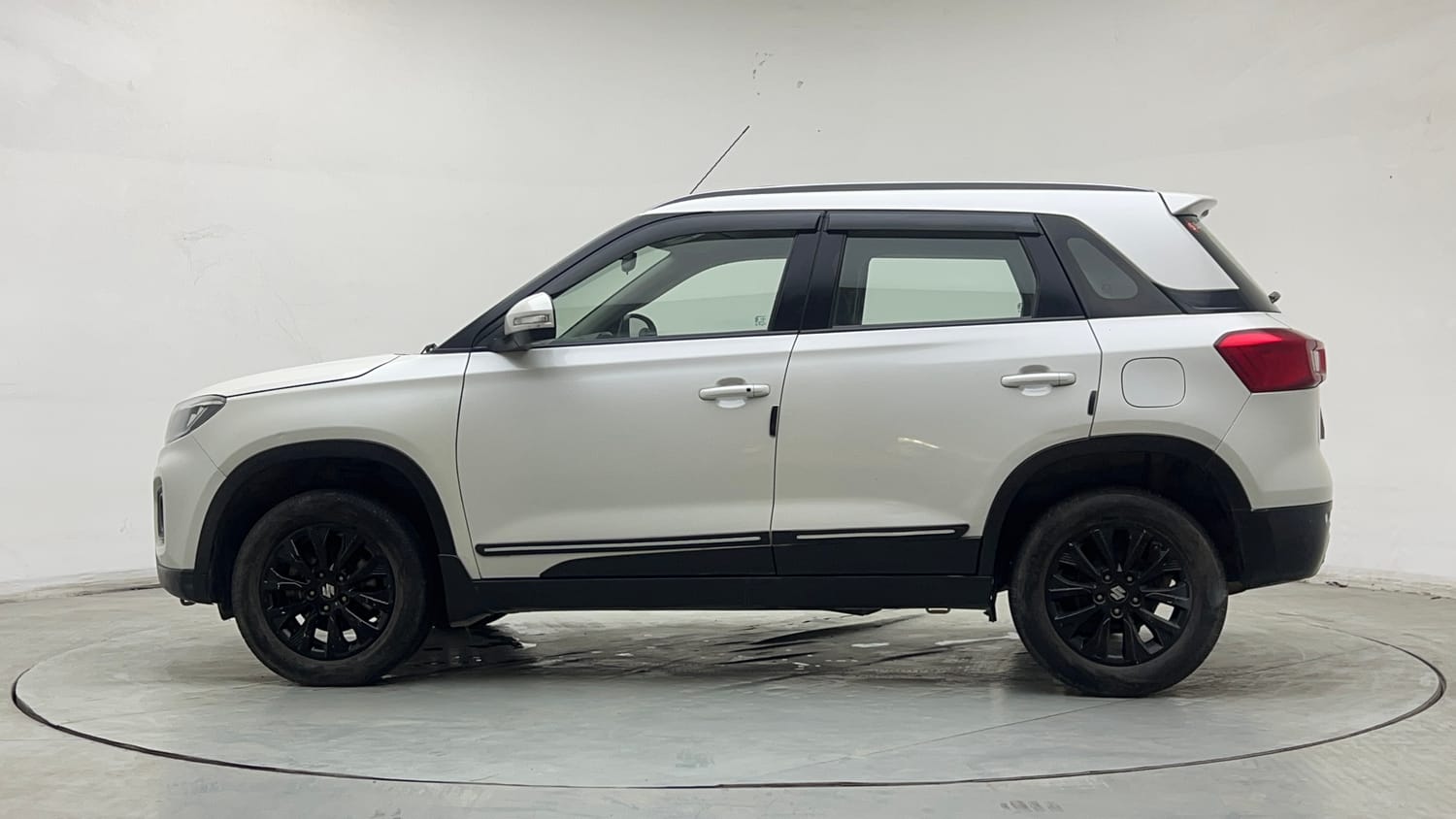 Used 2021 maruti-suzuki Vitara Brezza ZXi Petrol Manual exterior LEFT SIDE VIEW