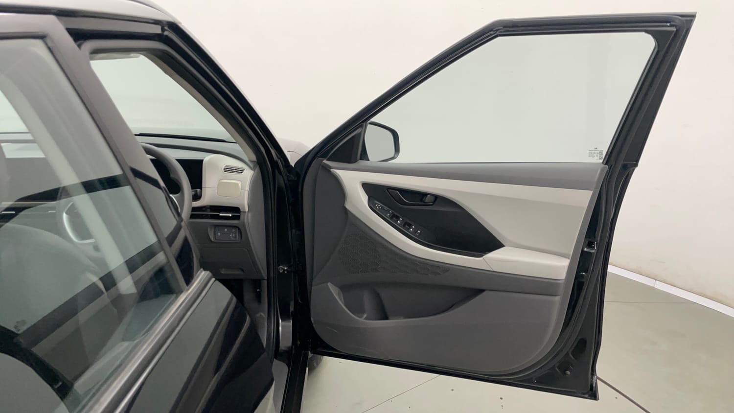 Used 2024 Hyundai Creta 1.5 MPi Petrol MT EX Petrol Manual interior RIGHT FRONT DOOR OPEN VIEW
