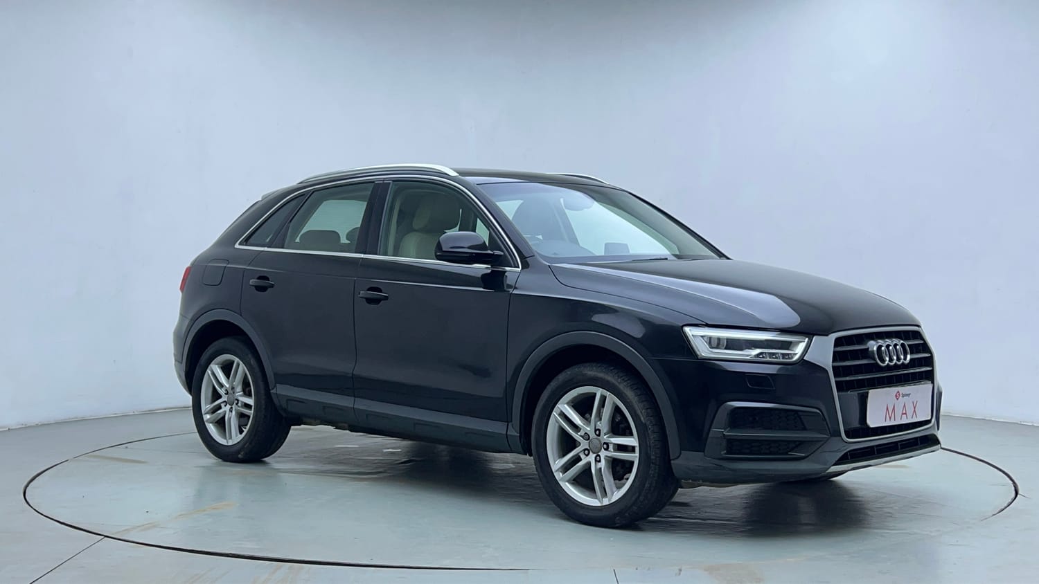 Used 2019 Audi Q3 30 TFSI Premium Petrol Automatic exterior RIGHT FRONT CORNER VIEW