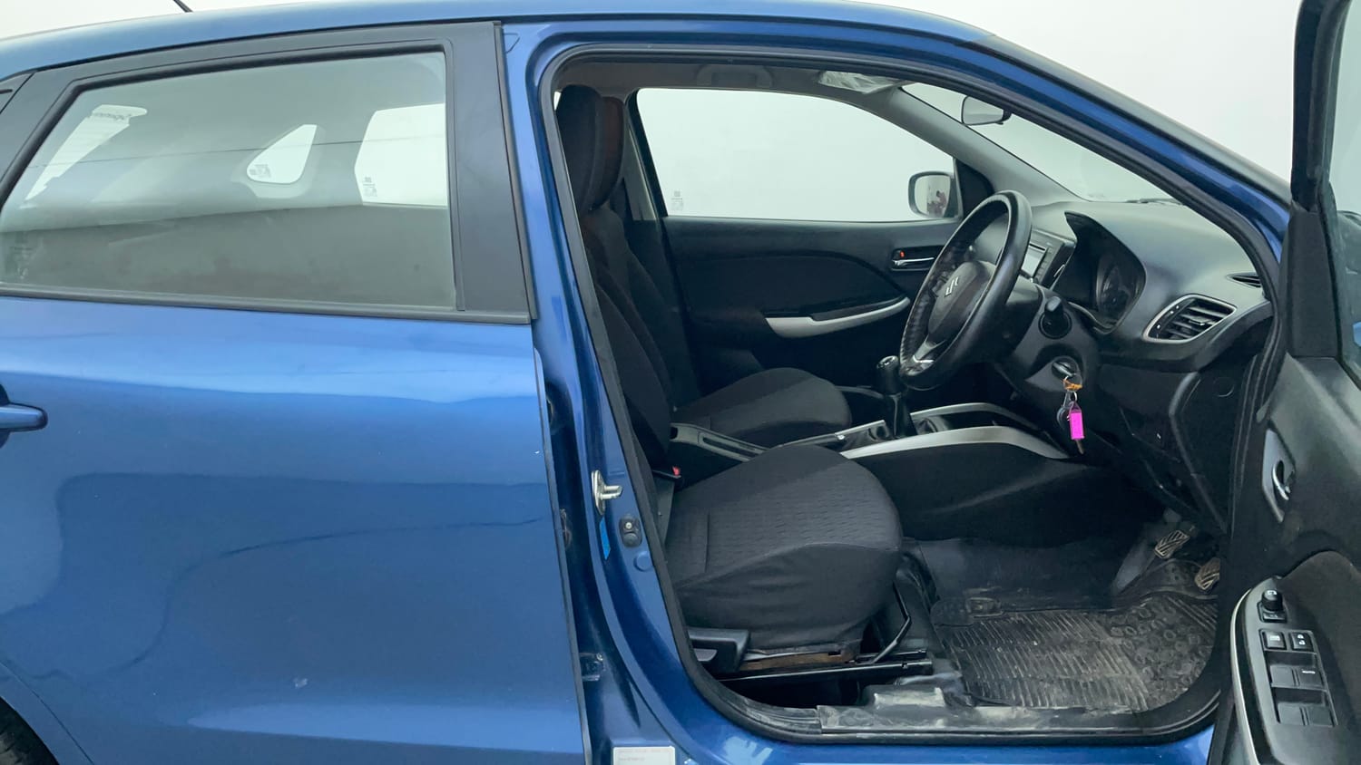 Used 2018 Maruti Suzuki Baleno Delta 1.2 Petrol Manual interior RIGHT SIDE FRONT DOOR CABIN VIEW