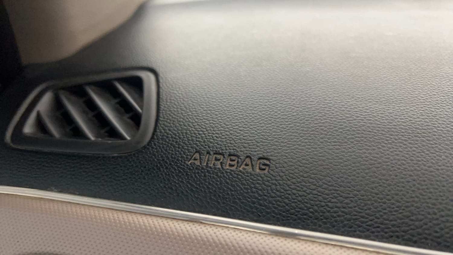 Used 2019 Hyundai Xcent S Petrol Manual top_features Airbags