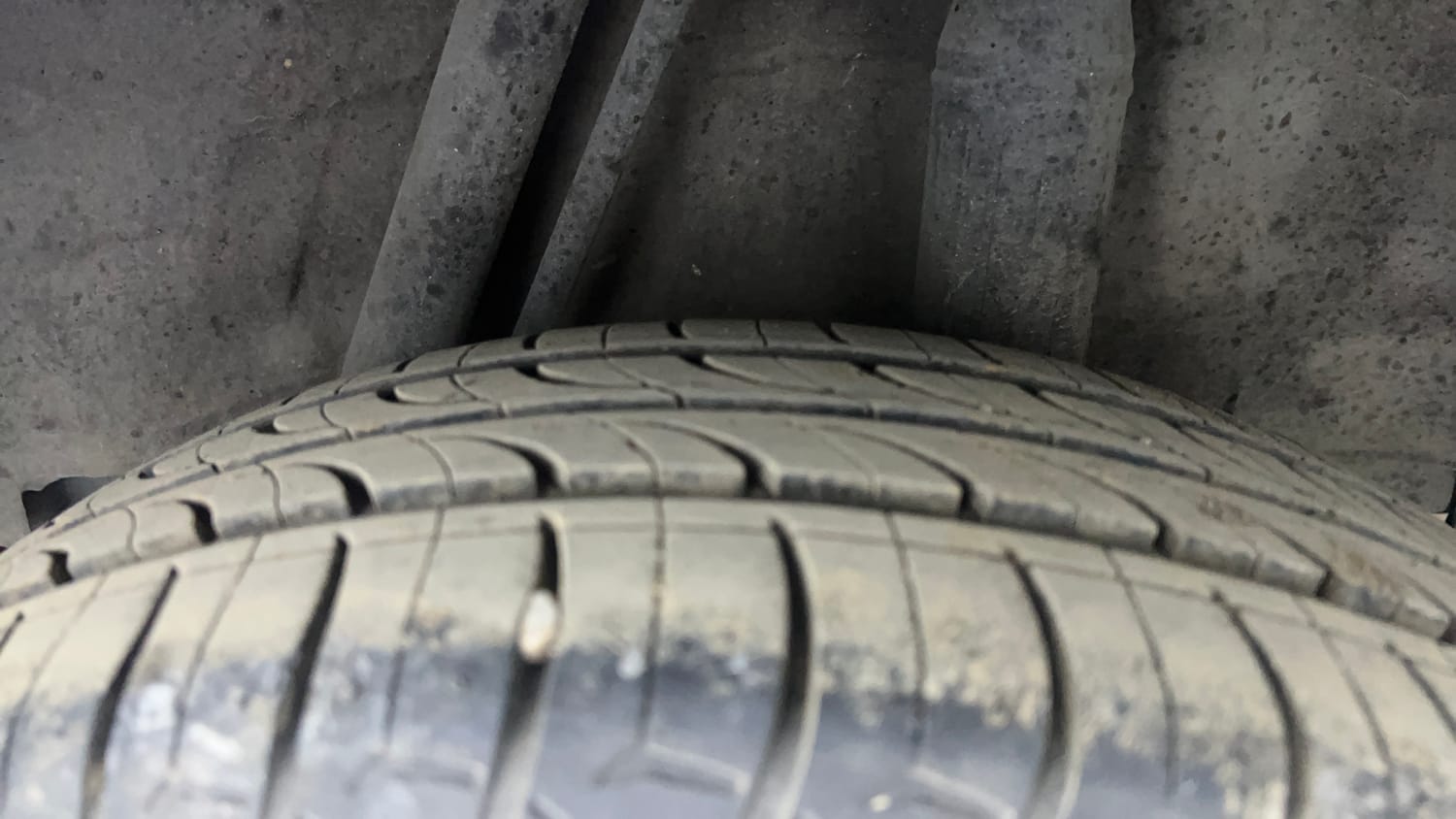 Used 2015 Honda City V Petrol Manual tyres LEFT REAR TYRE TREAD VIEW