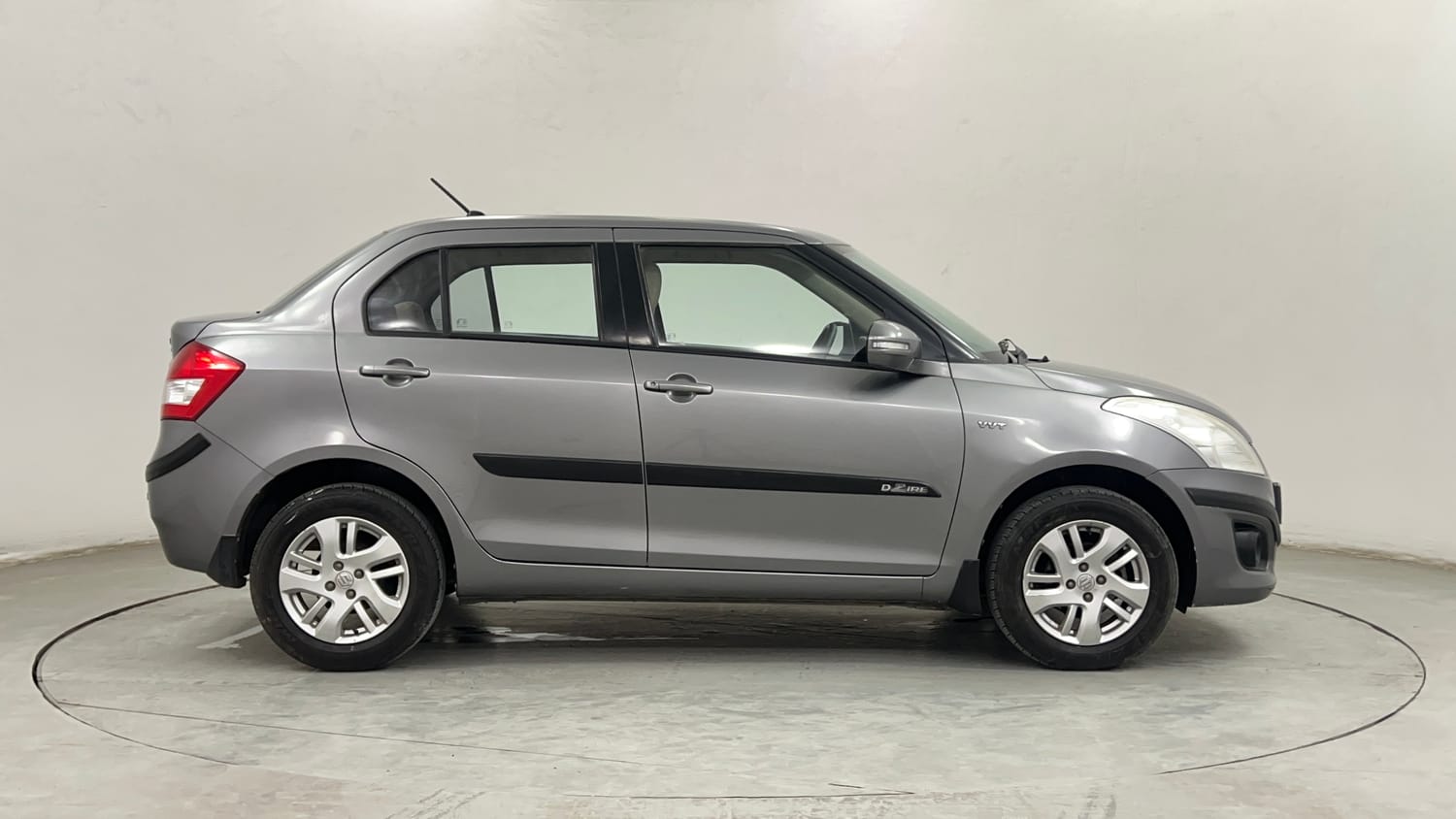 Used 2014 Maruti Suzuki Swift Dzire ZXI Petrol Manual exterior RIGHT SIDE VIEW