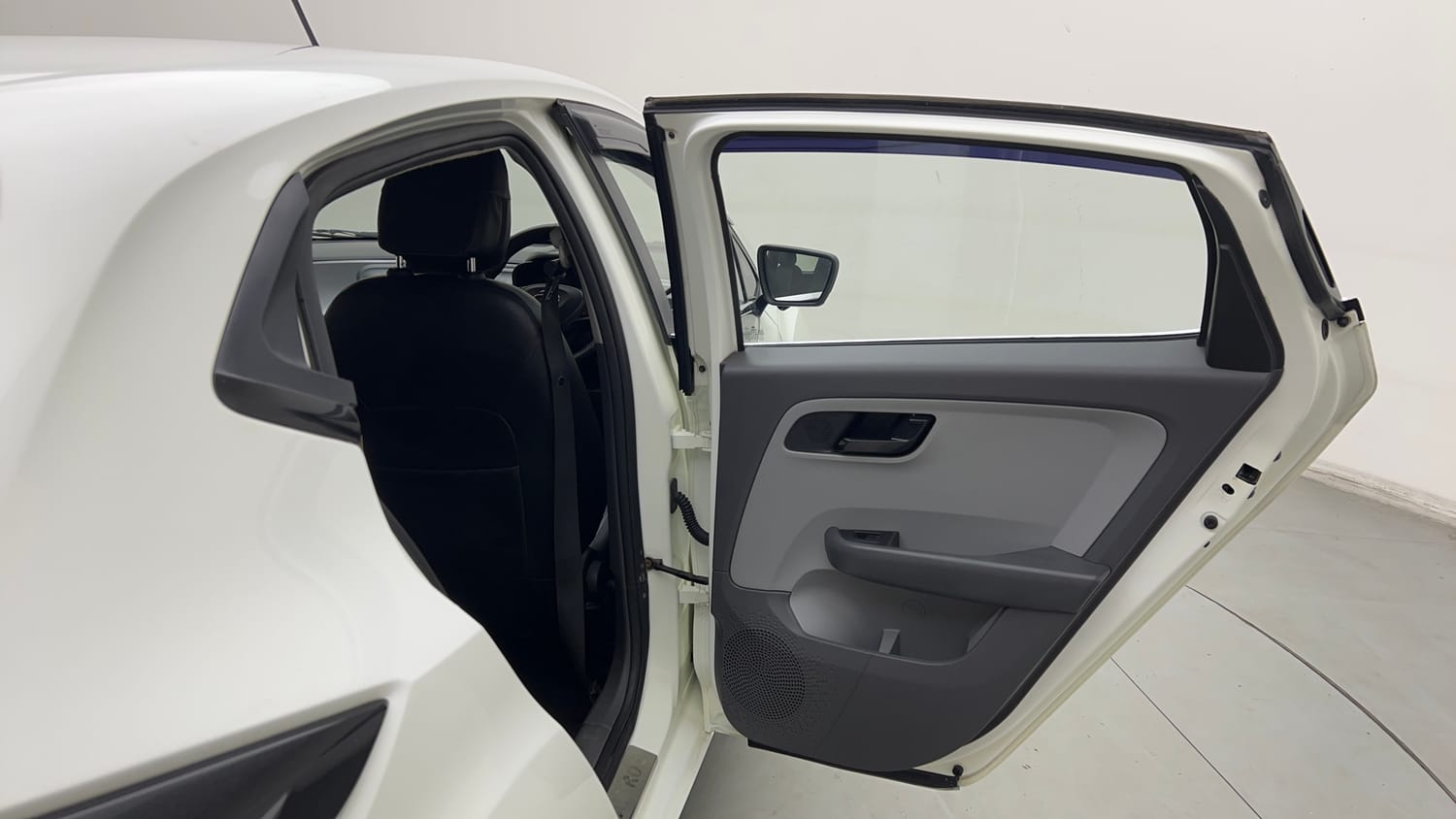 Used 2020 Tata Altroz XT Petrol Petrol Manual interior RIGHT REAR DOOR OPEN VIEW