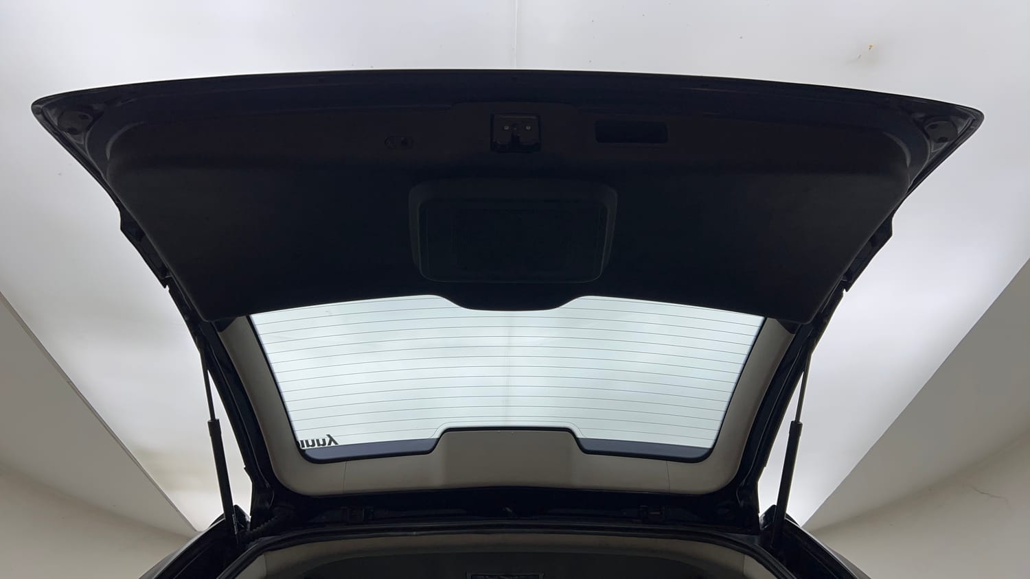 Used 2018 Tata Hexa XTA 4x2 7 STR Diesel Automatic interior DICKY DOOR OPEN VIEW