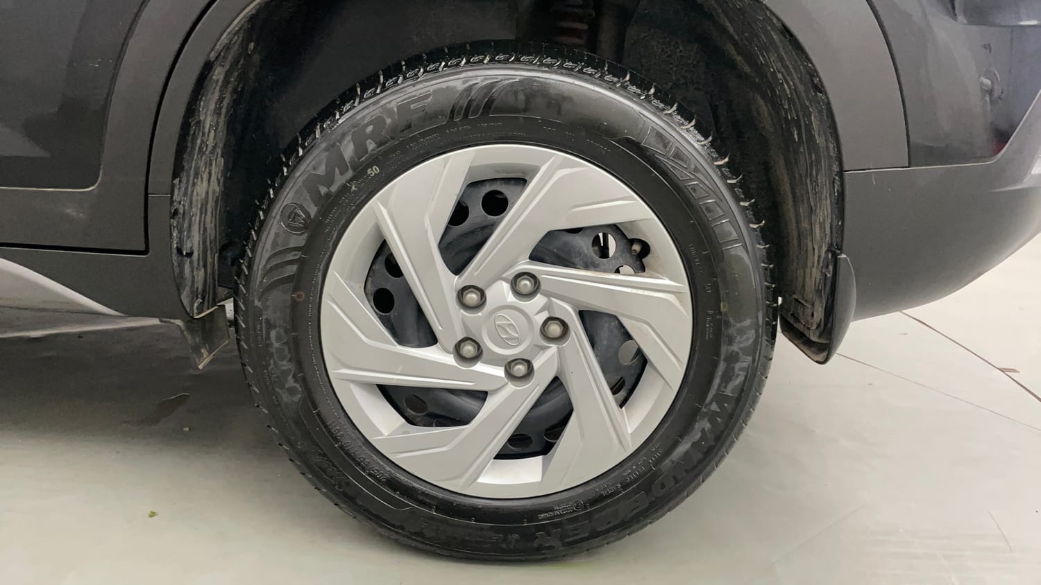 Used 2024 Hyundai Creta 1.5 MPi Petrol MT EX Petrol Manual tyres LEFT REAR TYRE RIM VIEW