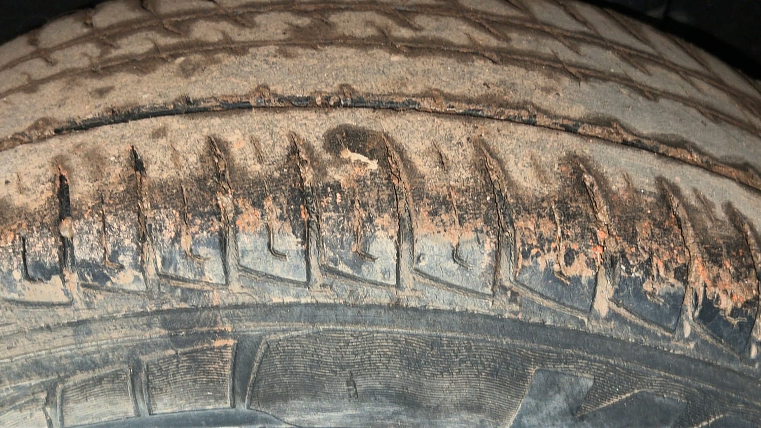 Used 2019 Maruti Suzuki Vitara Brezza [2016-2020] LDi Diesel Manual tyres LEFT REAR TYRE TREAD VIEW