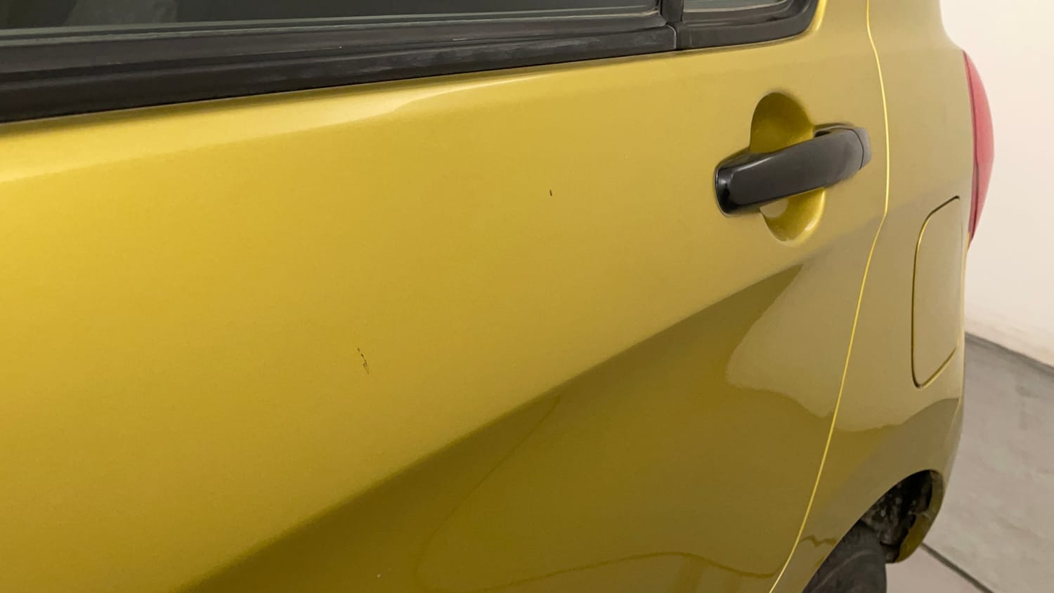 Used 2014 Maruti Suzuki Celerio VXi AMT Petrol Automatic dents MINOR DENT