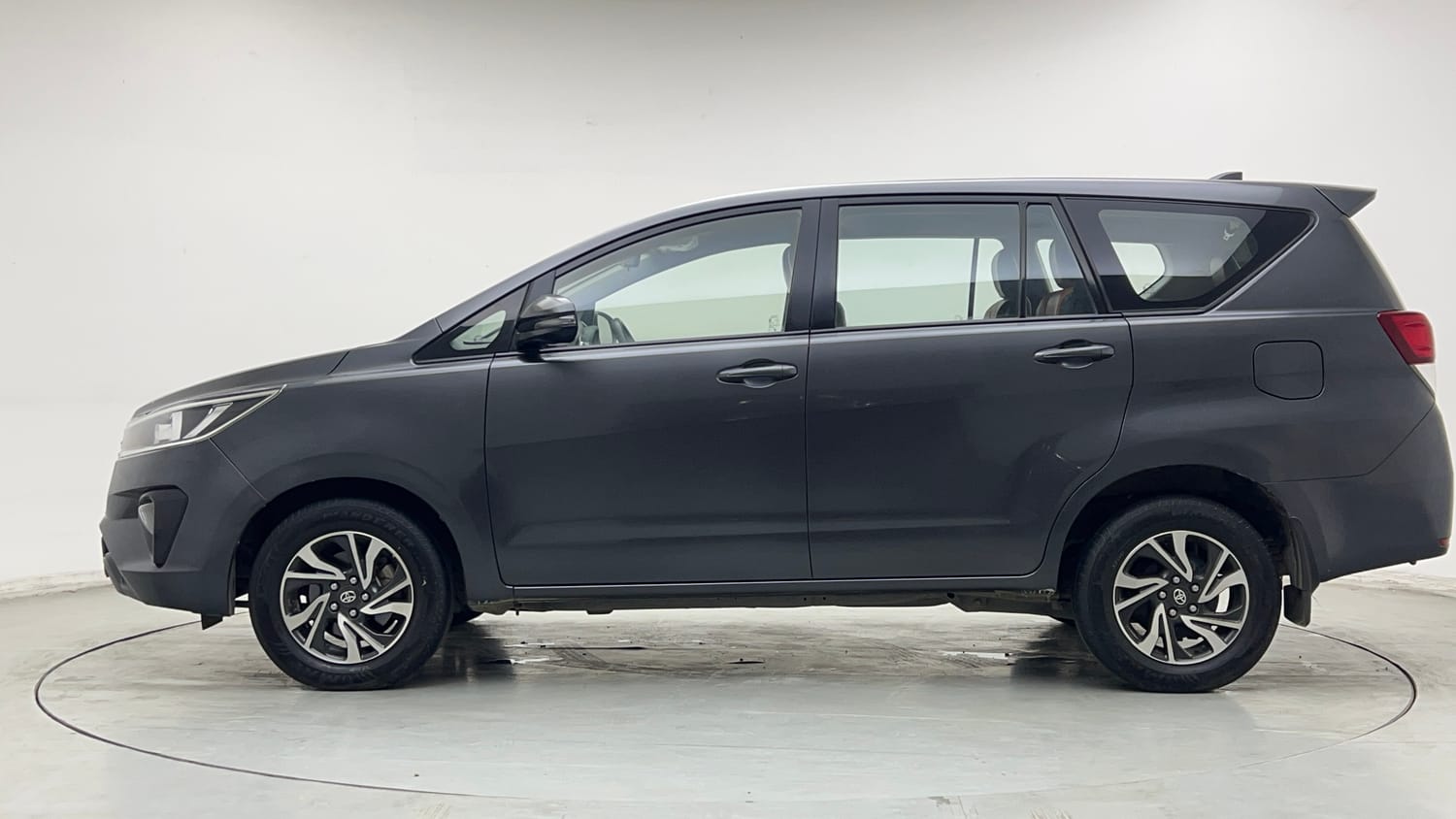 Used 2022 Toyota Innova Crysta GX 2.7 AT 7 STR Petrol Automatic exterior LEFT SIDE VIEW