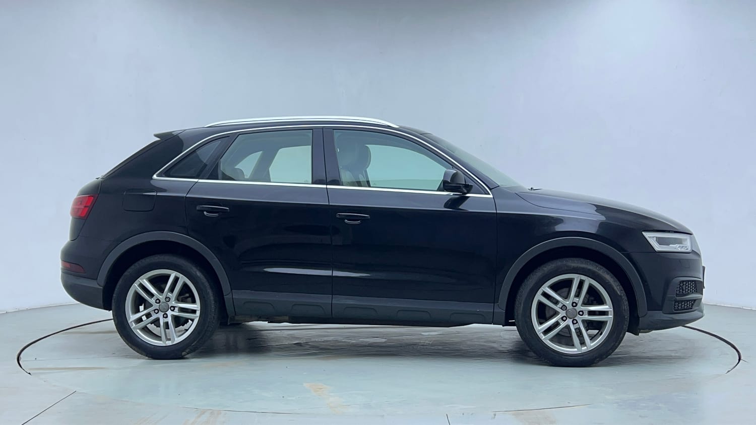 Used 2019 Audi Q3 30 TFSI Premium Petrol Automatic exterior RIGHT SIDE VIEW