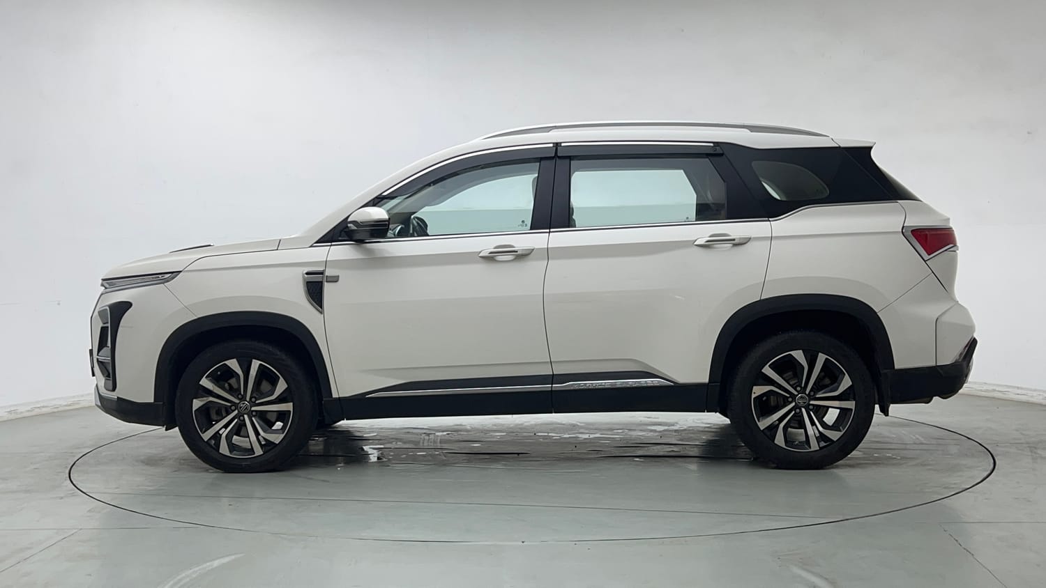 Used 2023 MG Motors Hector Plus Savvy Pro 1.5 Turbo Petrol CVT 6 STR Petrol Automatic exterior LEFT SIDE VIEW
