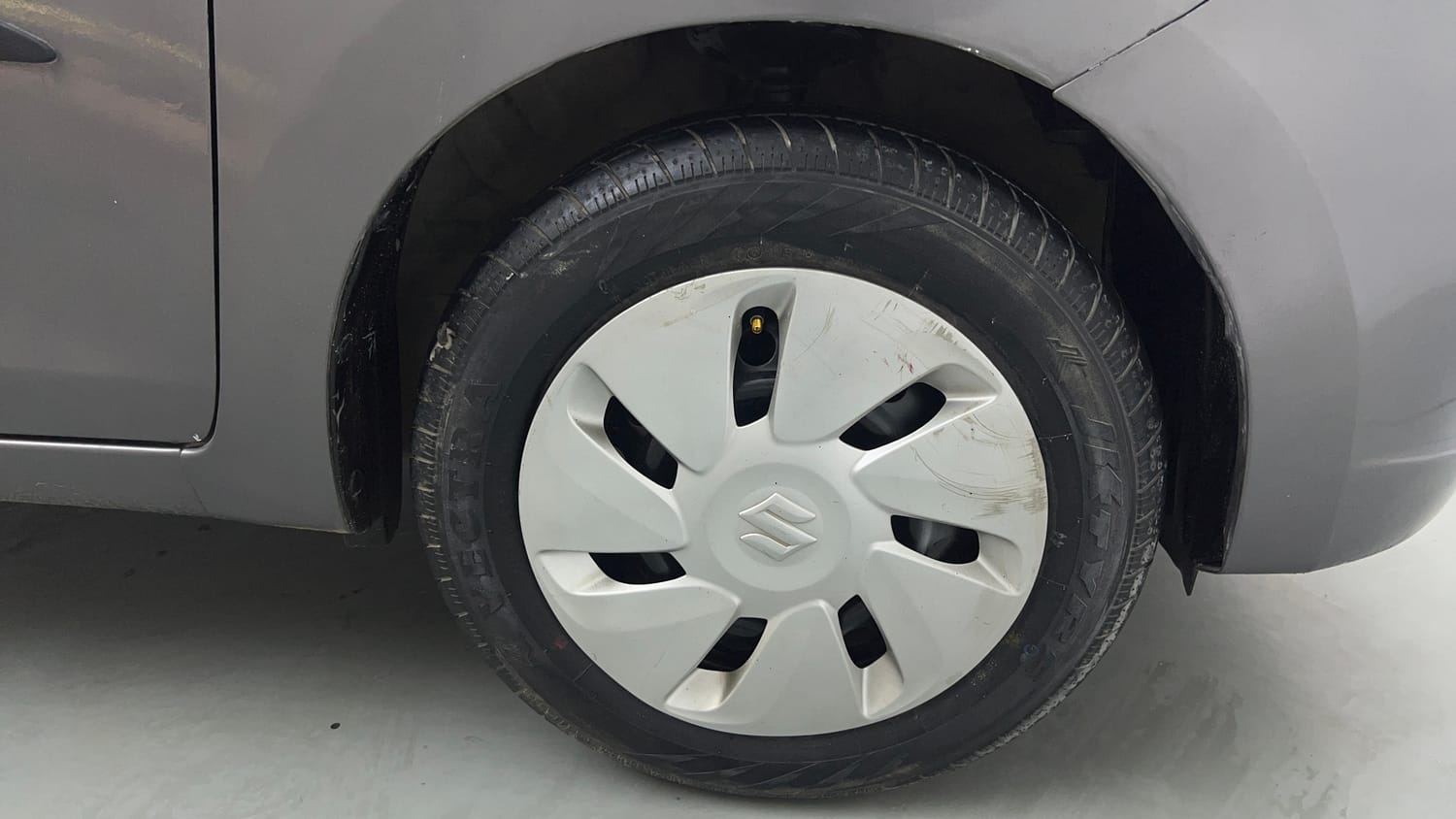 Used 2016 Maruti Suzuki Celerio VXi Petrol Manual tyres RIGHT FRONT TYRE RIM VIEW