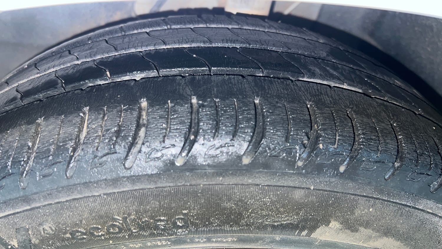 Used 2020 Tata Altroz XT Petrol Petrol Manual tyres LEFT FRONT TYRE TREAD VIEW