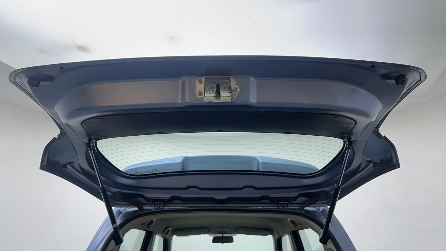 Used 2018 Maruti Suzuki Wagon R VXI Petrol Manual interior DICKY DOOR OPEN VIEW