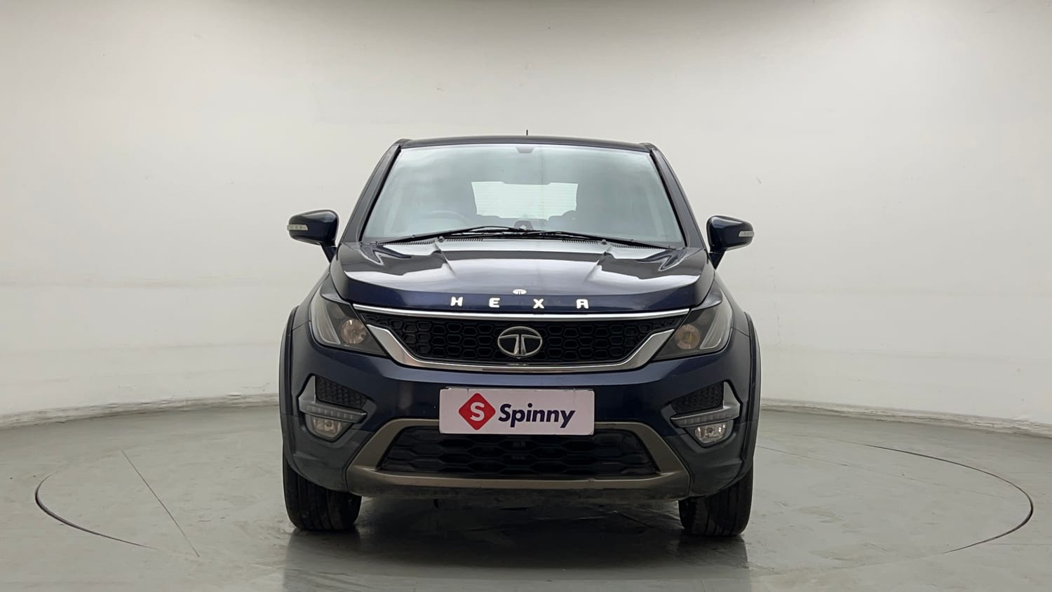 Used 2018 Tata Hexa XTA 4x2 7 STR Diesel Automatic exterior FRONT VIEW