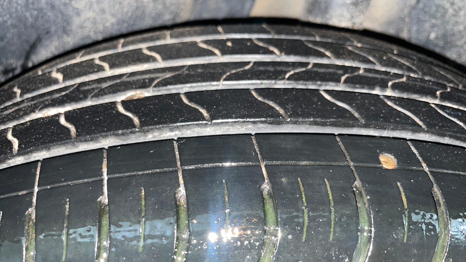 Used 2024 Hyundai Creta 1.5 MPi Petrol MT EX Petrol Manual tyres LEFT REAR TYRE TREAD VIEW