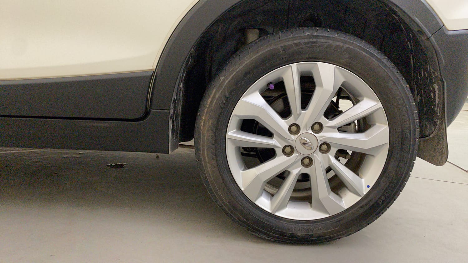 Used 2021 Mahindra XUV 300 W8 1.2 Petrol Petrol Manual tyres LEFT REAR TYRE RIM VIEW